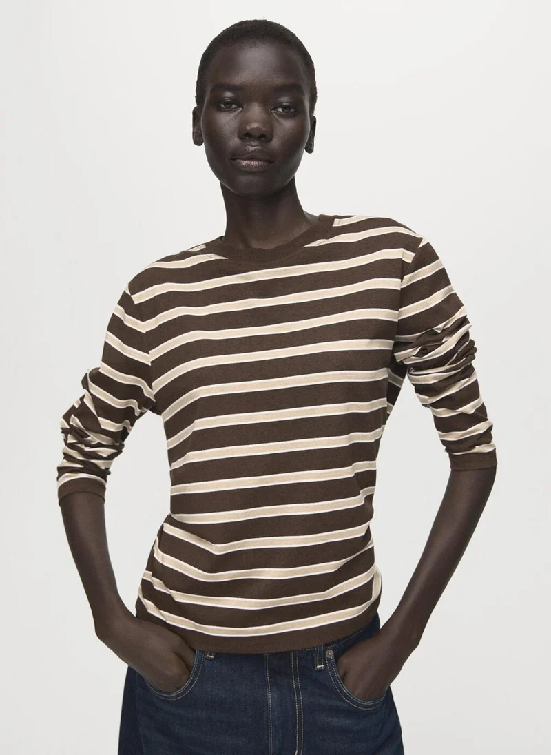 Long-sleeved striped t-shirt